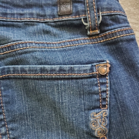 JESSICA SIMPSON Rockin curvy bootcut denim jeans. Size 26 - Picture 7 of 11